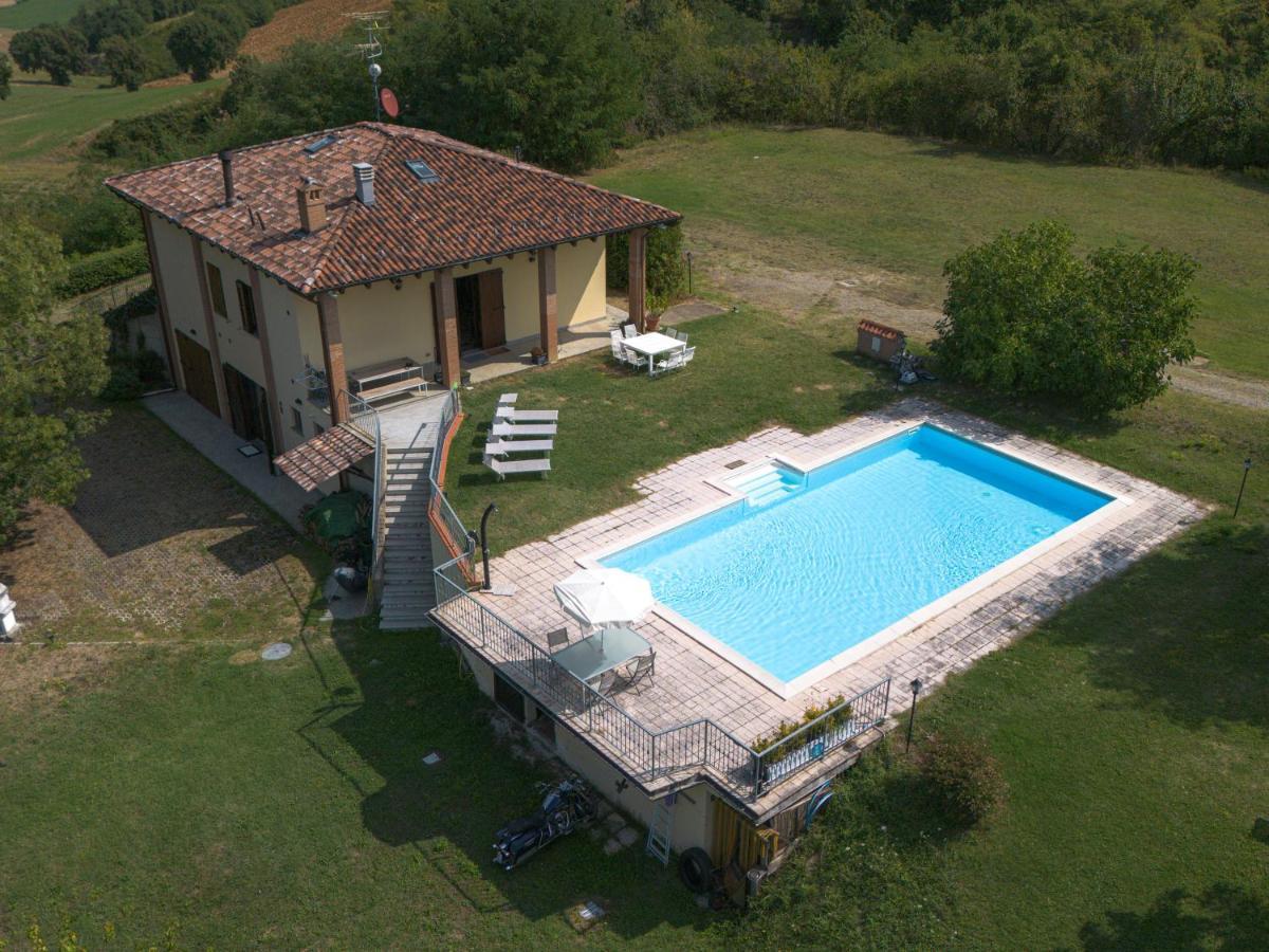 شقة Casolara: Ospitalita Su Misura Castello di Serravalle المظهر الخارجي الصورة